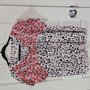 Savana Jane womens lg top.  Like new, worn once, embroidered